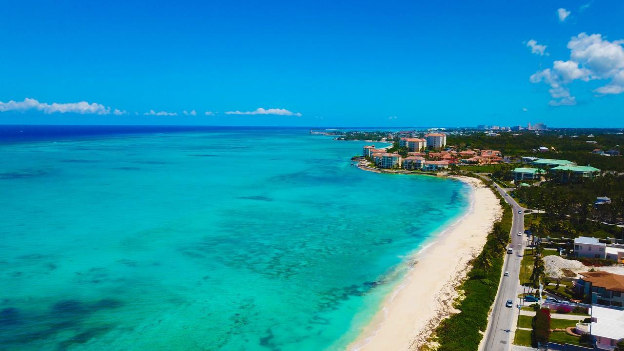 Four Bedroom Oceanfront Villa Nassau Exterior photo