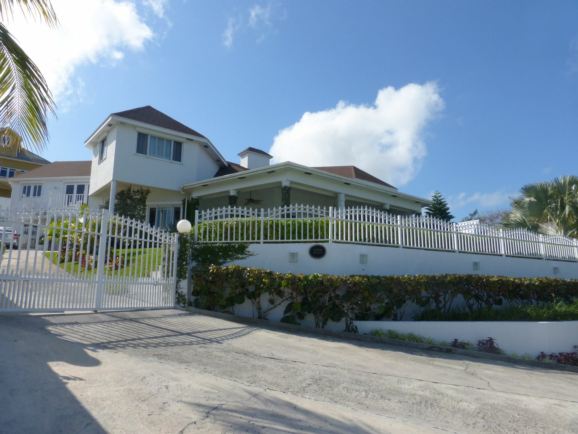 Four Bedroom Oceanfront Villa Nassau Exterior photo