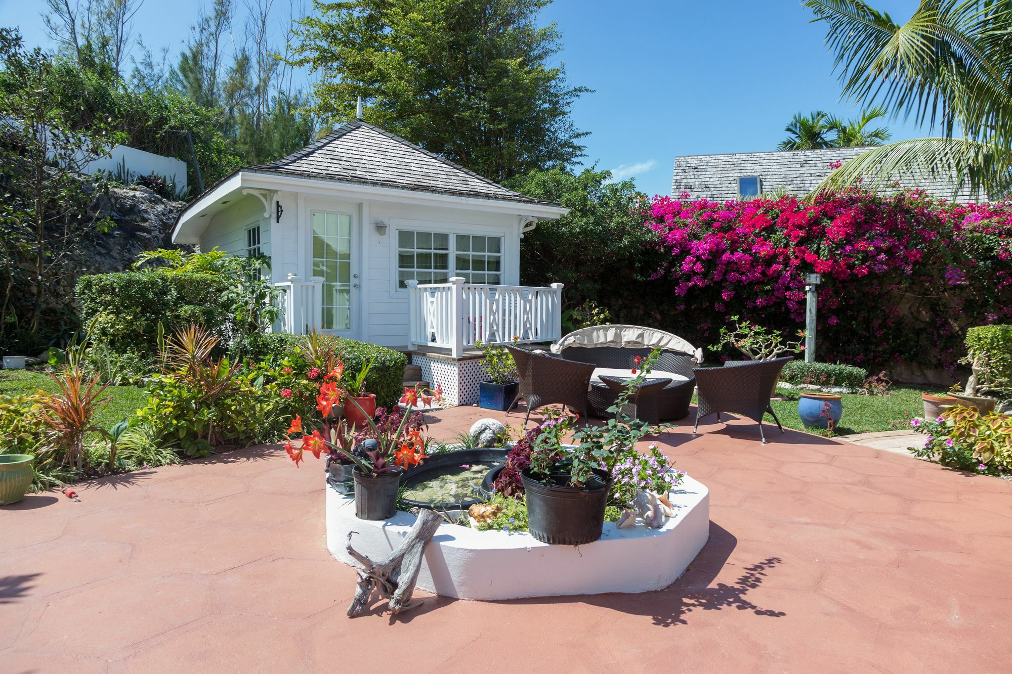 Four Bedroom Oceanfront Villa Nassau Exterior photo